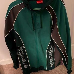 Supreme hoodie